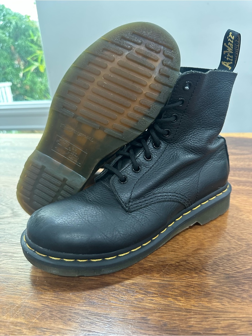 Dr. Martens 1460 Pascal 8-Eye Boots Women’s Sz 8 US Black Soft Virginia Leather